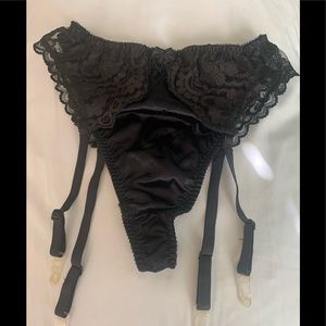 Victoria’s Secret Garter